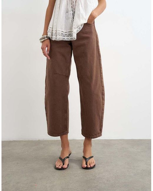 TOPSHOP White Barrel Mid Rise Jean