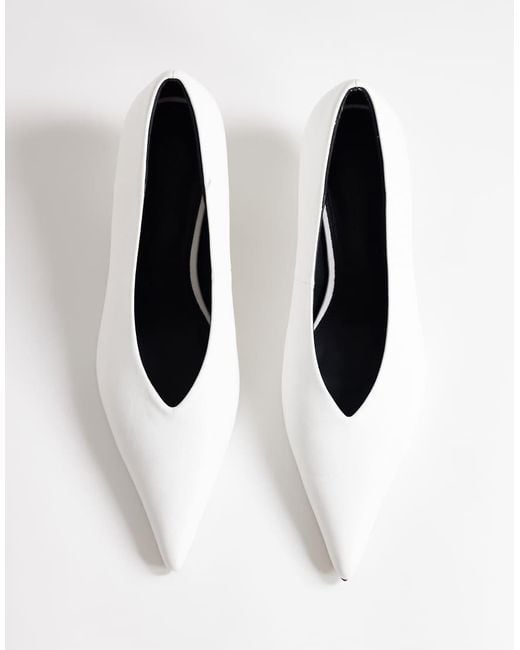 TOPSHOP White Avril Kitten Heel Mid Court Shoe