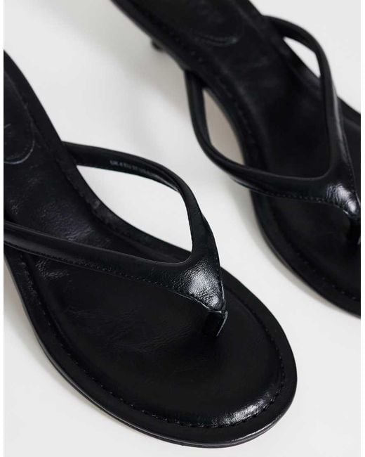 TOPSHOP White Axel Toe Thong Mid Heel Sandal