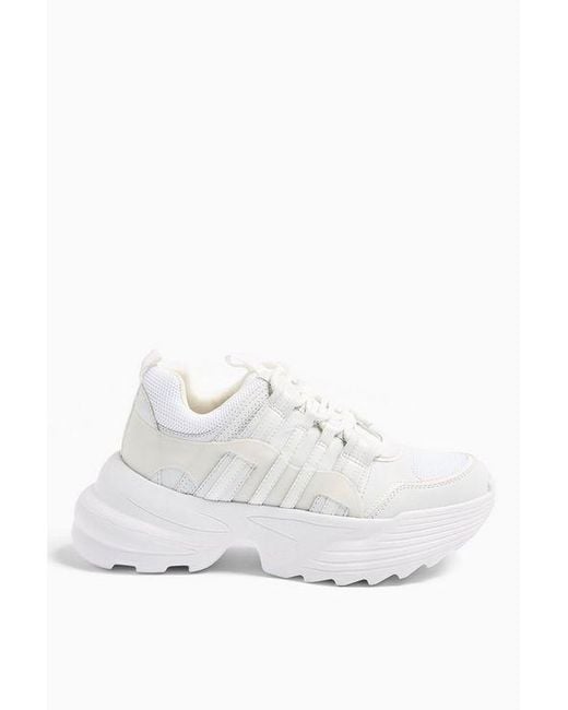 white chunky trainers nike
