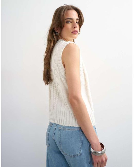 TOPSHOP White Knit Cable V Neck Vest