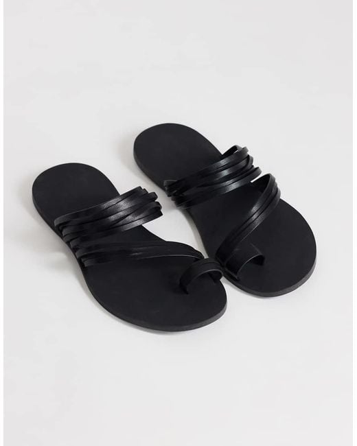 TOPSHOP Black Maeve Strappy Toe Loop Sandals