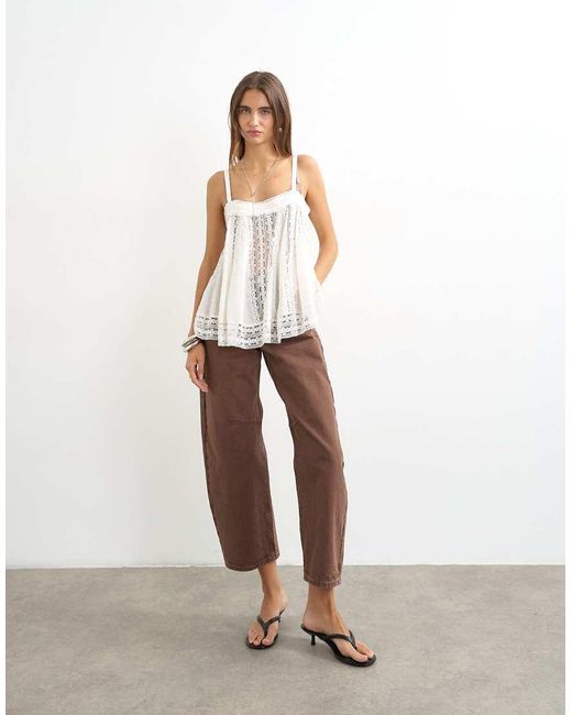 TOPSHOP White Barrel Mid Rise Jean