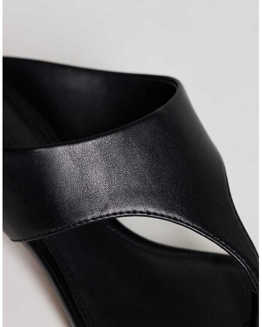 TOPSHOP Black Nancy Toe Thong Mid Heel Sandal
