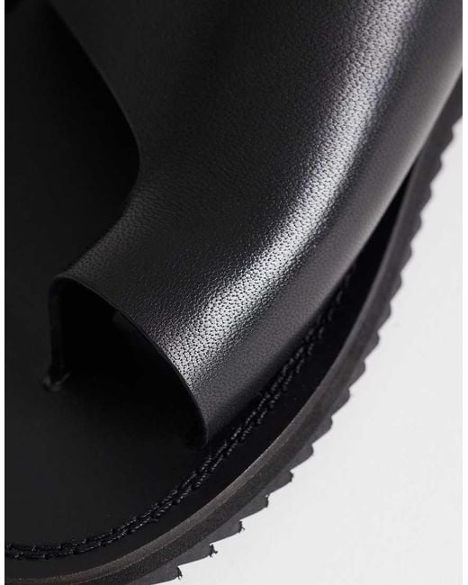 TOPSHOP Black Ella Leather Toe Loop Sandal