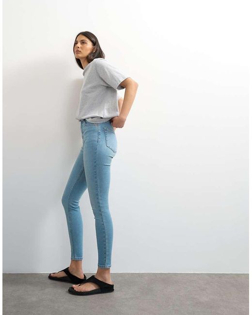 TOPSHOP White Jamie High Rise Jeans