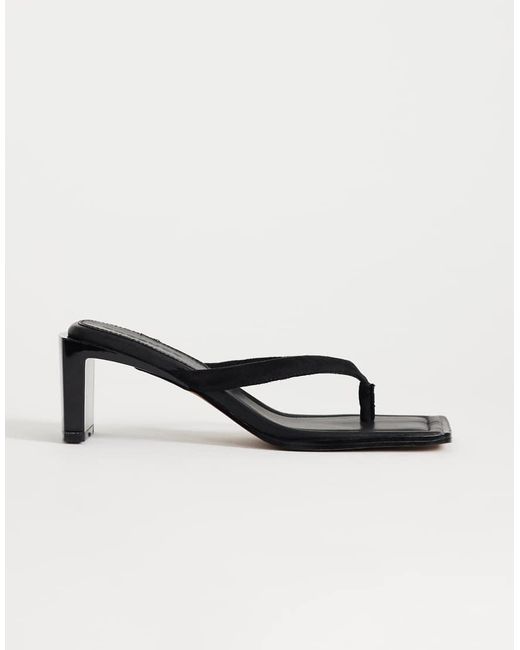 TOPSHOP Black Sadie Toe Thong Mid Heel