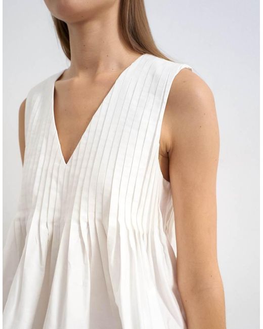 TOPSHOP White V Neck Pintuck Detail A Line Top