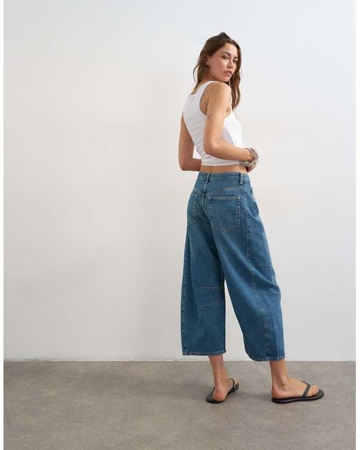 TOPSHOP Blue Mid Rise Crop Barrel Jean