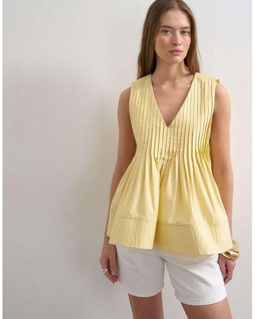 TOPSHOP Natural V Neck Pintuck Detail A Line Top