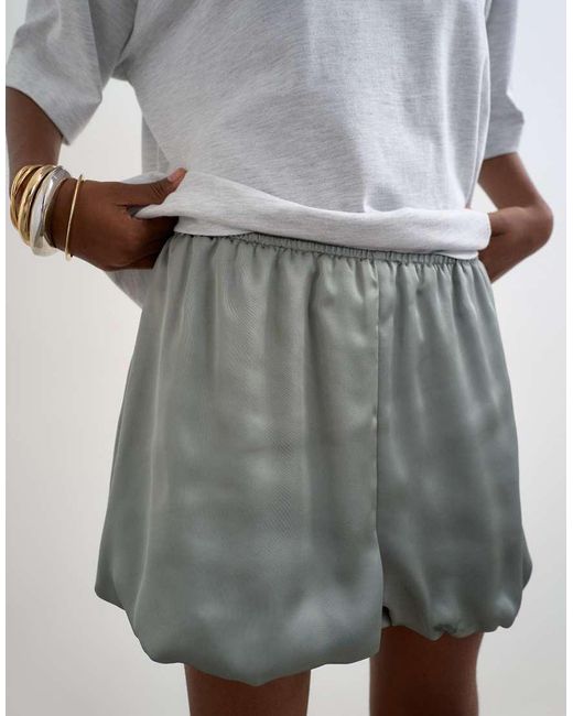 TOPSHOP White Satin Bubble Shorts