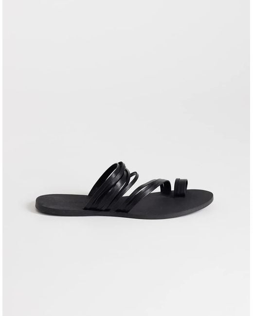TOPSHOP Black Maeve Strappy Toe Loop Sandals