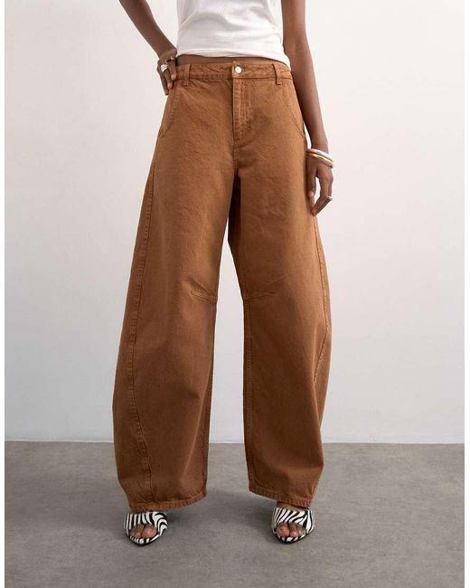 TOPSHOP White Horseshoe Mid Rise Barrel Leg Jeans