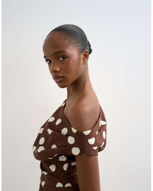 TOPSHOP Natural Linen Cinched Waist Asymmetric Twist Shoulder Top