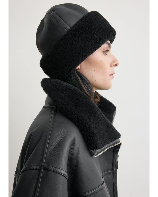 Totême Black Shearling Winter Hat