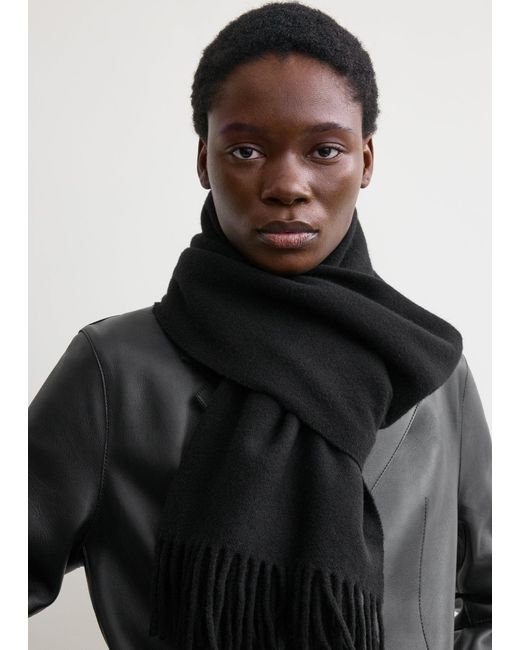 Totême Black Classic Wool Scarf