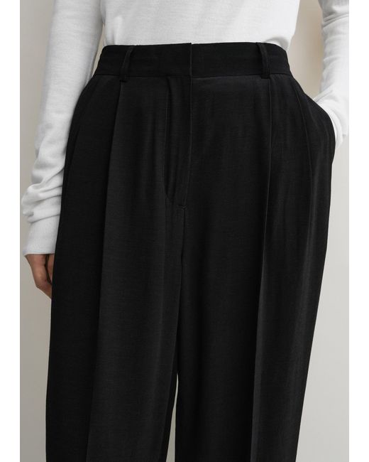 Totême White Double-Pleat Summer Trousers
