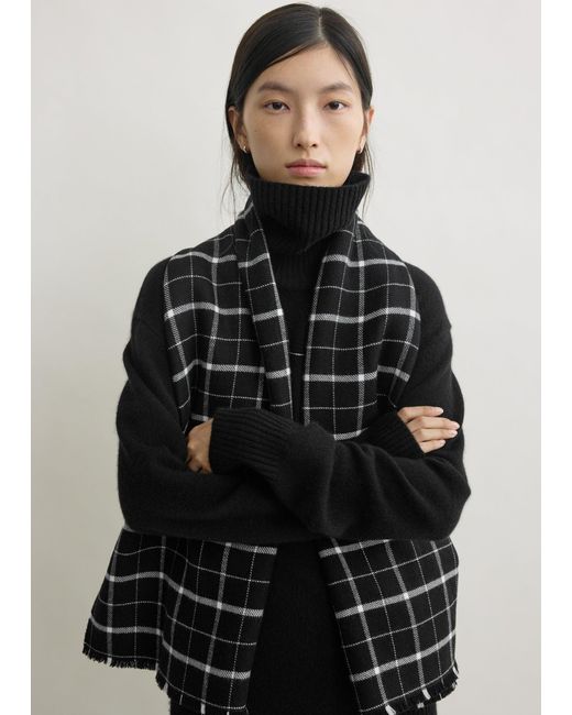 Totême Black Windowpane Scarf