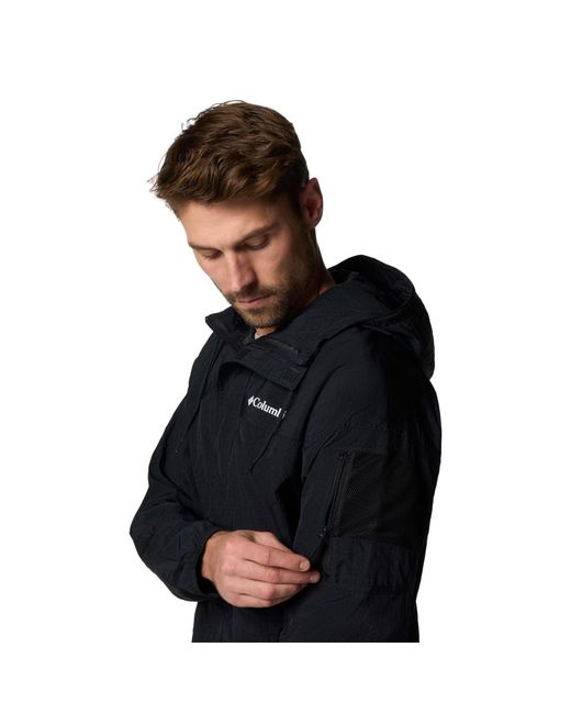 Columbia Black Challenger Ii Windbreaker Jackets for men