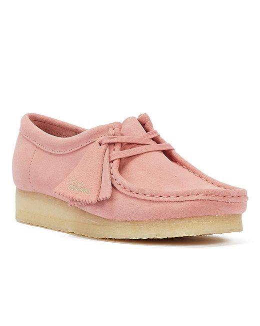 Wallabee Chaussures En Daim Poudré Clarks en coloris Pink