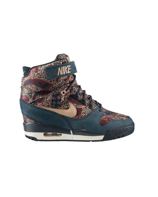 Nike Air Max Revolution Sky High Qs