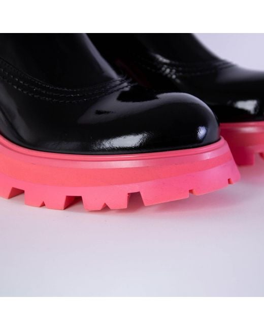 Alexander McQueen Black Leather Fluo Pink Sole Chelsea Boots in
