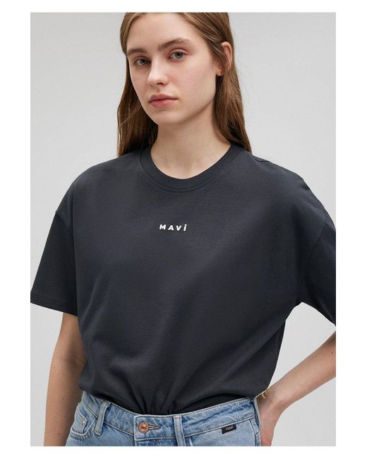 Mavi Black Anthrazitfarbenes t-shirt mit logo-aufdruck regular fit / regular fit-70087