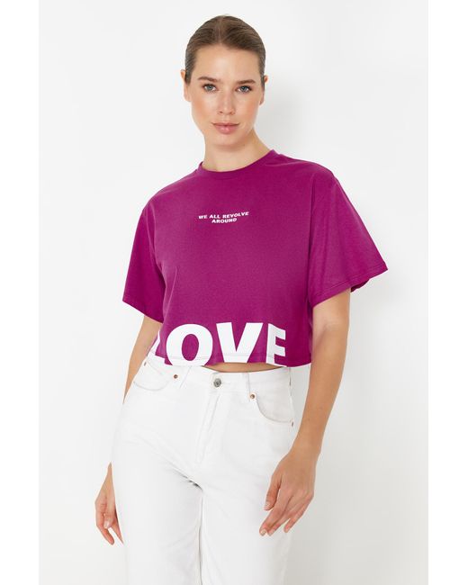 Trendyol Pink Pflaumenfarbenes, kurzes strick-t-shirt mit slogan-aufdruck, entspannter/bequemer passform, 100 % baumwolle,