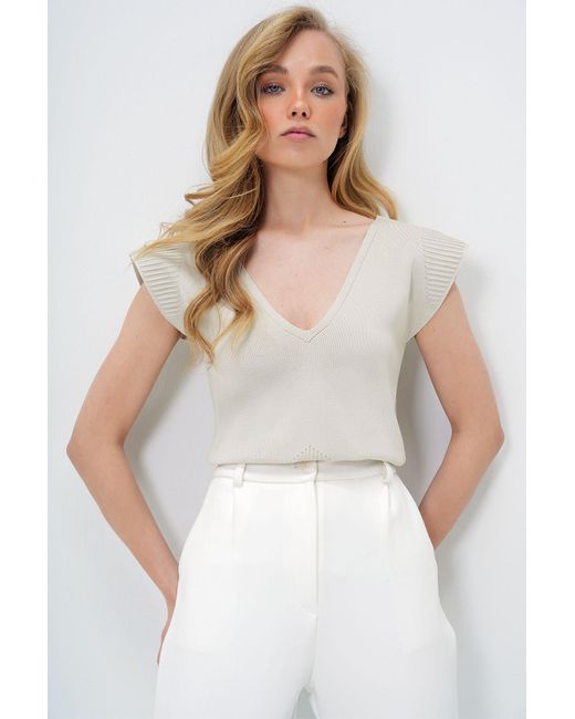 Trend Alaçatı Stili White Strickbluse Mit V-Ausschnitt Vorne Und Hinten