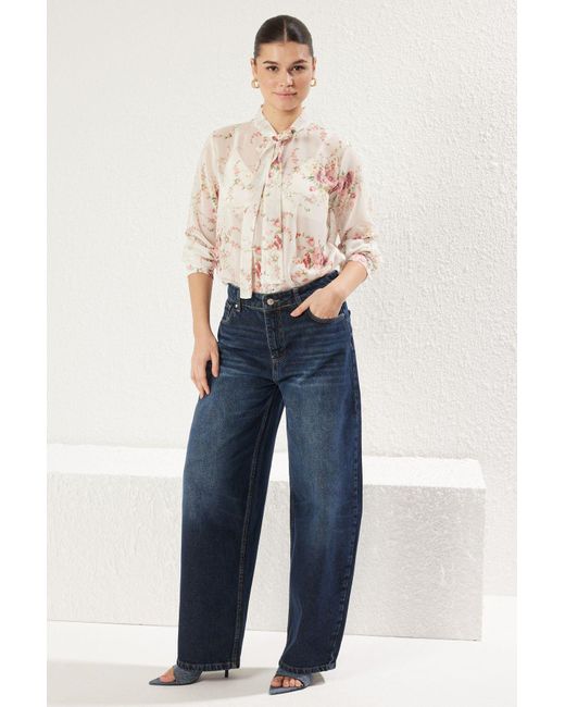 Trendyol Natural Ecrufarbenes, Gewebtes Chiffon-Stoffhemd Mit Bindedetail Und Blumendruck Für Damen