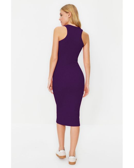 Trendyol Purple Geripptes, Figurbetontes/Körperbetontes, Flexibles Midi-Strick-Bleistiftkleid Mit Rundhalsausschnitt Für Damen