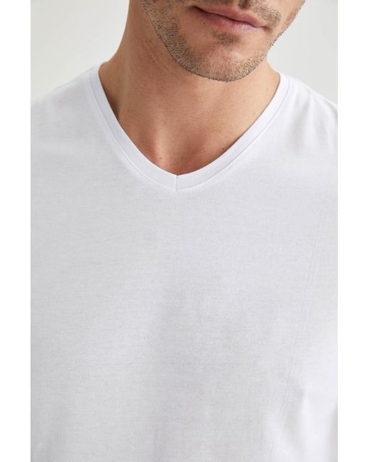 Defacto Schmal geschnittenes basic-kurzarm-t-shirt aus 100 % baumwolle mit v-ausschnitt in White für Herren
