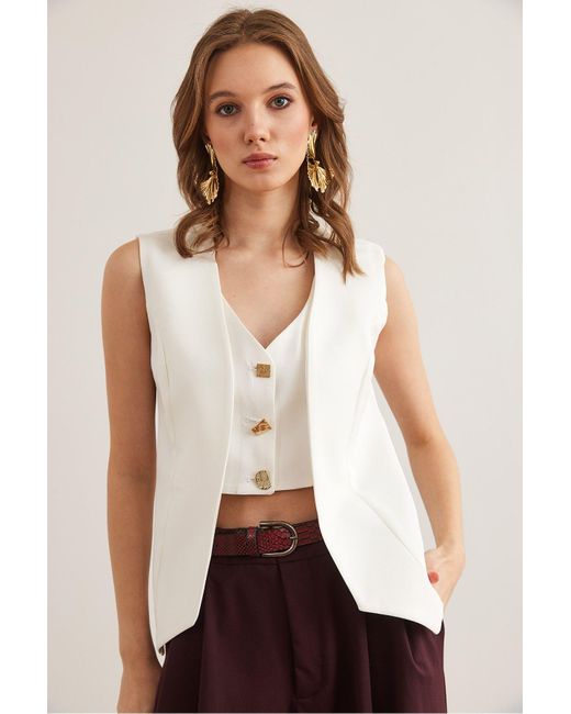 Olalook White Premium-Doppelweste Mit Weißem Knopf Und Detailliertem Doppelschicht-Look Ylk- 19000058 Für Damen