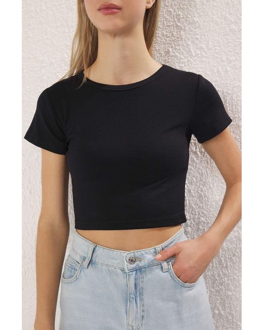 Trendyol Black Premium Hellgelb-Schwarz 2Er-Pack Crop-Bluse Aus Weichem Stoff Mit Stretch-Strick Für Damen