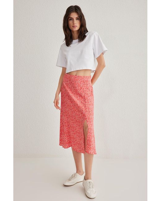 Trendyol Red Fuchsia-Rock – Modell Für Damen