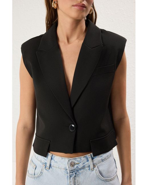 Trendyol Black Schwarze, Übergroße, Gewebte Weste Mit Crop-Taschendetail Für Damen