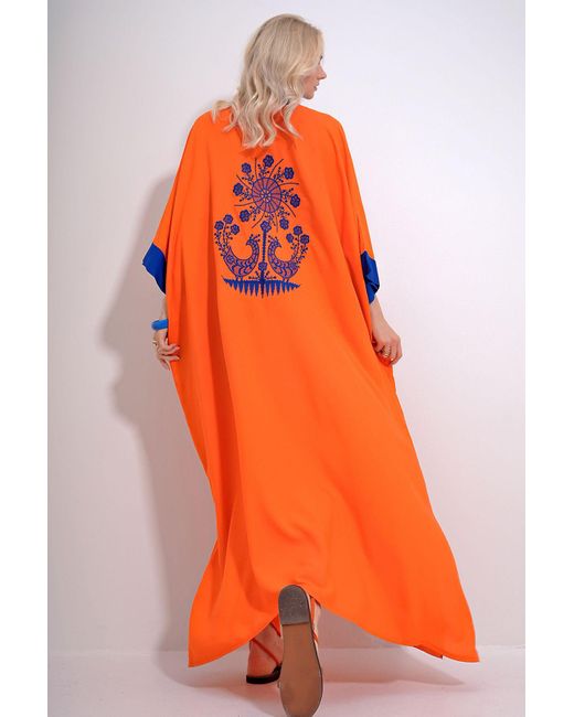 Trend Alaçatı Stili Orange S maxikleid aus webstoff mit judge-kragen, stickerei auf der rückseite und fledermausärmeln