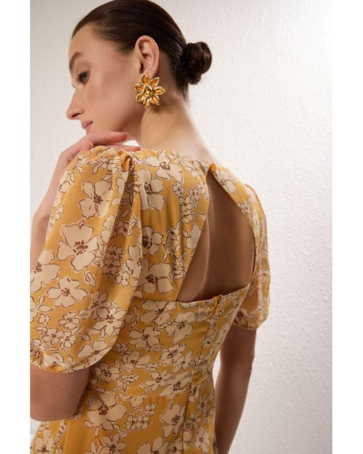 Trendyol Natural Senffarbenes Mini-Chiffon-Geflochtenes Kleid Mit Blumendruck Für Damen