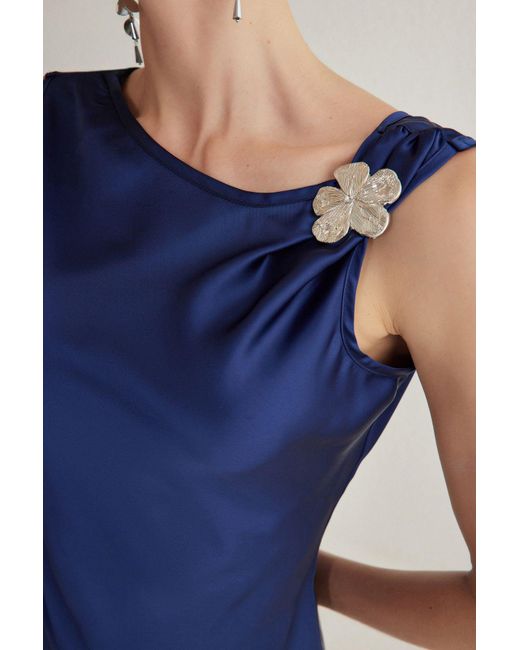 Trendyol Blue Marineblaues A-Linien-Accessoire, Detailliertes, Gewebtes Satin, Stilvolles Abendkleid, Nachtabendkleid Für Damen