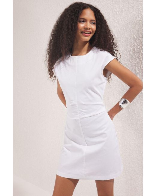 Trendyol Natural Weißes, Gerades, Körperbetontes Kurzes/Mini-Webkleid Für Damen