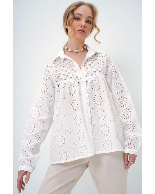 Trend Alaçatı Stili White Weißes, Durchbrochenes, Besticktes Hemd – Scallop-Detail, Gewebt Für Damen