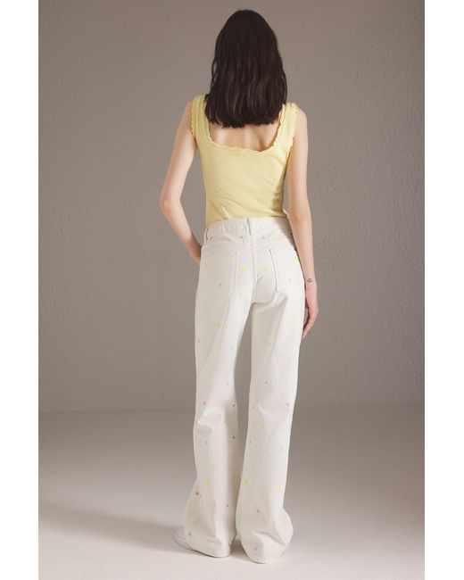 Trendyol Gray Weiße, Mit Blumen Bestickte Jeans Mit Normaler Taille Und Weitem Bein Für Damen