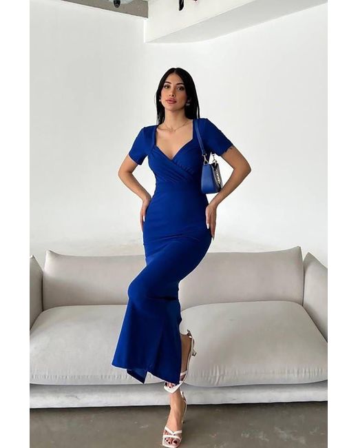 Deafox Blue Saks Midi-Kleid Aus Blauem Kreppstoff – Zweireihiger Kragen, Kurze Ärmel Für Damen