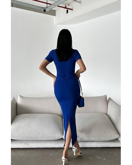 Deafox Blue Saks Midi-Kleid Aus Blauem Kreppstoff – Zweireihiger Kragen, Kurze Ärmel Für Damen