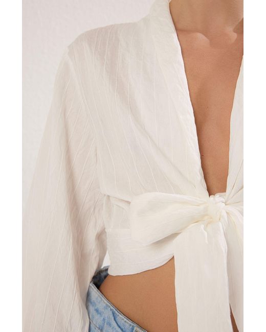 Trendyol White Weißes, Gestreiftes, Gewebtes Hemd Mit Bindedetail Für Damen