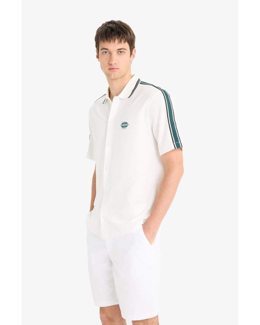 Defacto Relax Fit Polokragen Leichter Stoff Bedrucktes Sommer-Kurzarmhemd Für Herren in White für Herren