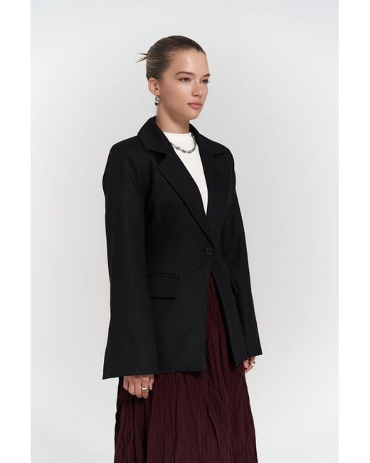 MAİ COLLECTİON Black Schwarzer Blazer Mit Schmaler Passform Von Lecco Für Damen