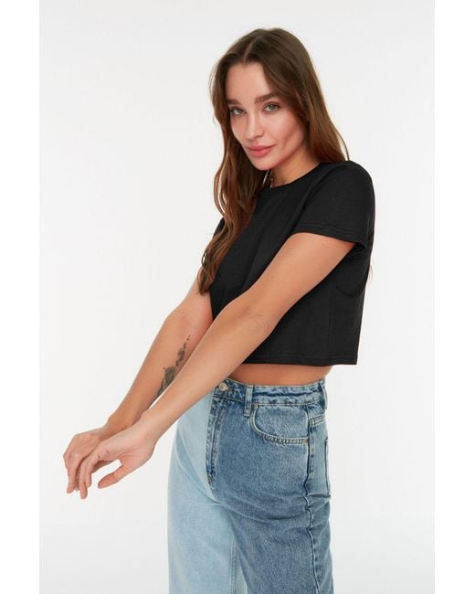 Trendyol Purple Lila-Anthrazit, 2Er-Pack, 100 Baumwolle, Bauchfreies Strick-T-Shirt Mit Rundhalsausschnitt Für Damen
