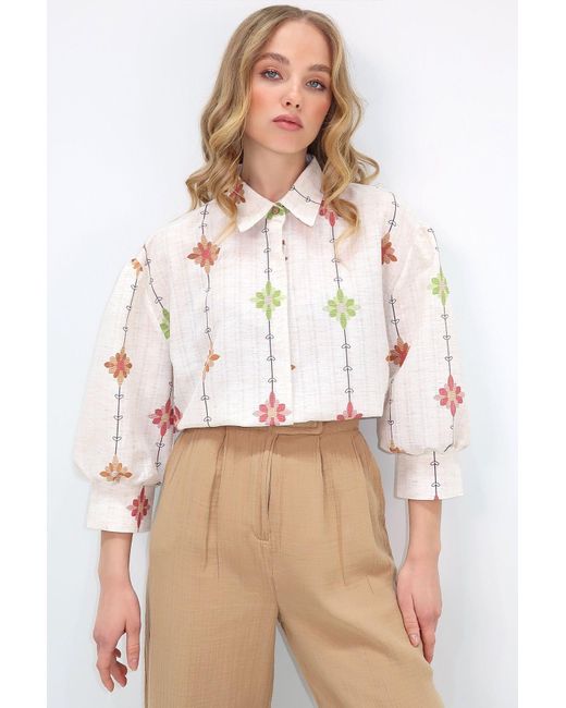 Trend Alaçatı Stili White Braunes Hemd Mit Prinzessinnen-Blumenmuster Und Geflammtem Leinen Für Damen