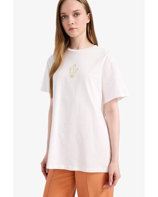 Defacto White Regular Fit Rundhalsausschnitt Bedrucktes Kurzarm-T-Shirt Tunika F5123Ax25Sm Für Damen